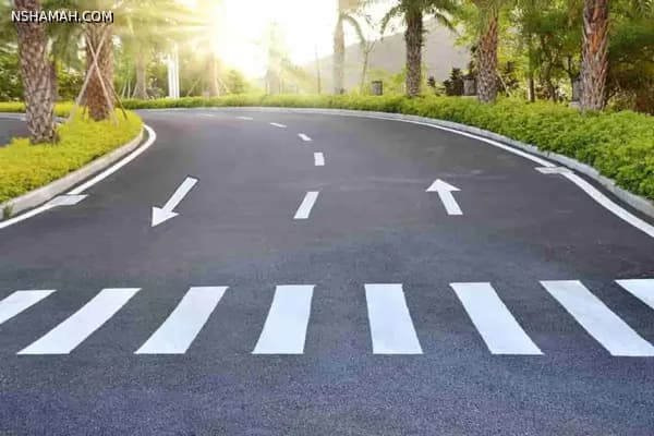 الخطوط والعلامات الأرضية