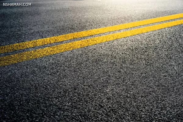الخطوط والعلامات الأرضية