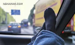 لماذا يحذر الخبراء من وضع القدم على طبلون السيارة؟