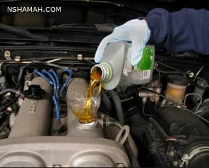أبرز العلامات التحذيرية على تلف زيت المحرك وضرورة تغييره
